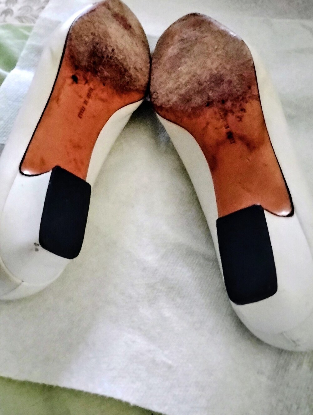 Salvatore Ferragamo Ivory & Navy Quilted Siganature Plate Vara Bow Low Pumps 9AA - Picture 7 of 10